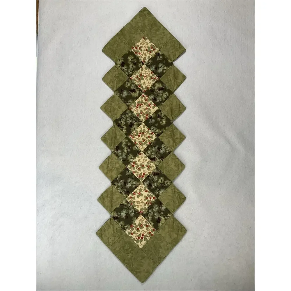 Handcrafted Machine Quilted REVERSIBLE TABLE RUNNER Fall Autumn Winter Pinecone